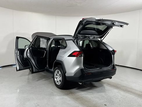 Used 2021 Toyota RAV4 LE AWD/4WD image 23