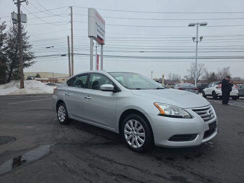 Used 2015 Nissan Sentra S image 2