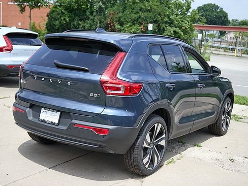 New 2026 Volvo XC40 B5 Plus w/ Climate Package AWD/4WD image 9