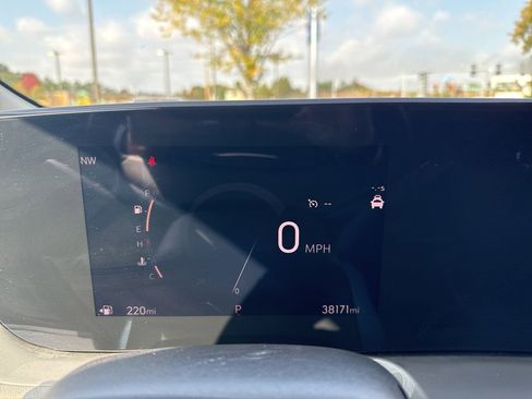 Used 2024 Buick Encore GX Sport Touring w/ Comfort Package image 17