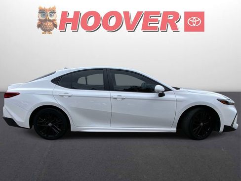 Used 2025 Toyota Camry SE FWD image 2