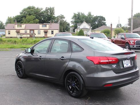 Used 2017 Ford Focus SE w/ Cold Weather Package image 2