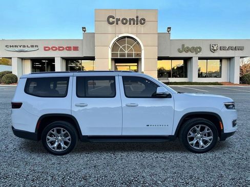 Used 2022 Jeep Wagoneer Series II image 2