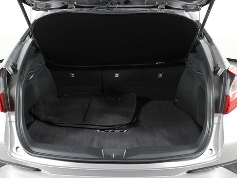 Used 2020 Toyota C-HR XLE FWD image 17