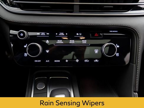 Certified 2025 INFINITI QX60 Luxe w/ Black Edition image 15