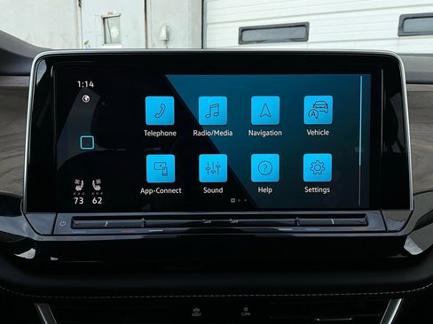 Used 2025 Volkswagen Atlas SE image 29