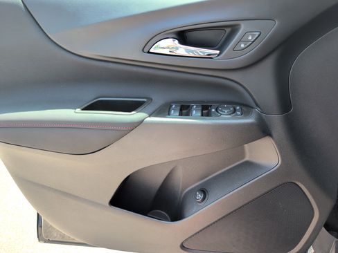 Certified 2024 Chevrolet Equinox RS FWD image 15