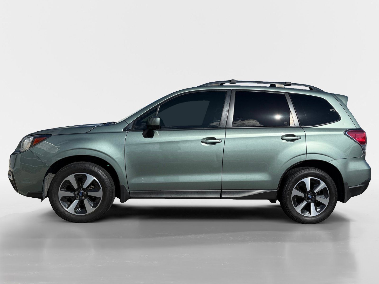 Used 2017 Subaru Forester 2.5i Premium w/ Protection Package #1 AWD/4WD image 2