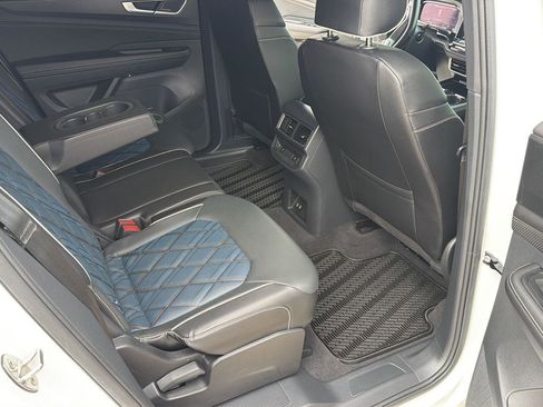 Used 2024 Volkswagen Atlas Cross Sport SEL Premium R-Line AWD/4WD image 20