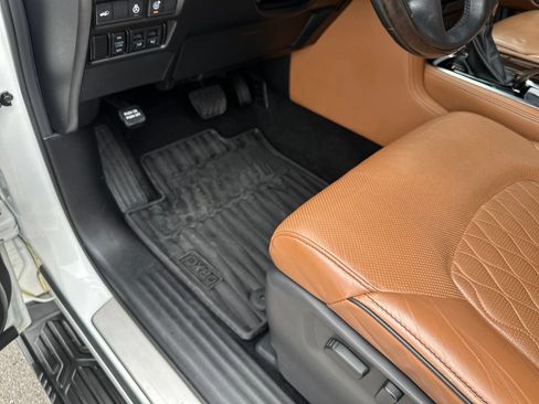 Used 2023 INFINITI QX80 Sensory w/ Cargo Package AWD/4WD image 19