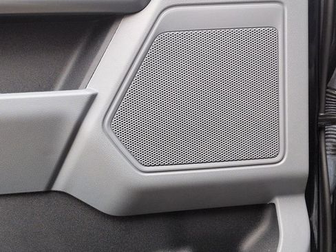 Used 2022 Ford F150 XLT w/ Equipment Group 302A High image 16