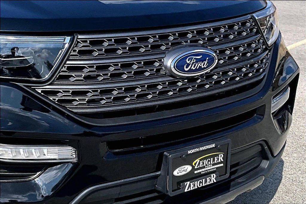 Used 2023 Ford Explorer XLT w/ Equipment Group 202A AWD/4WD image 31