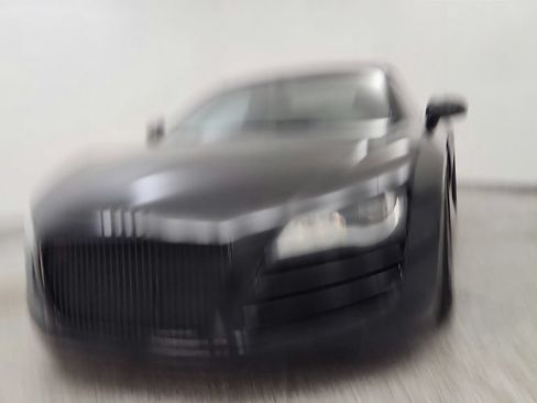 Used 2011 Audi R8 V10 w/ Enhanced Leather Pkg AWD/4WD image 12