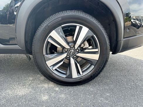 Used 2024 Nissan Rogue SL AWD/4WD image 27