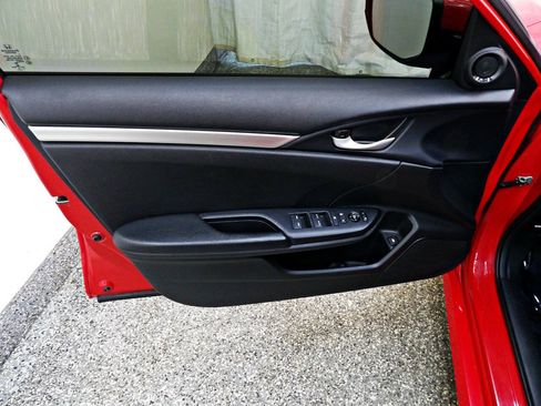 Used 2020 Honda Civic Sport image 7