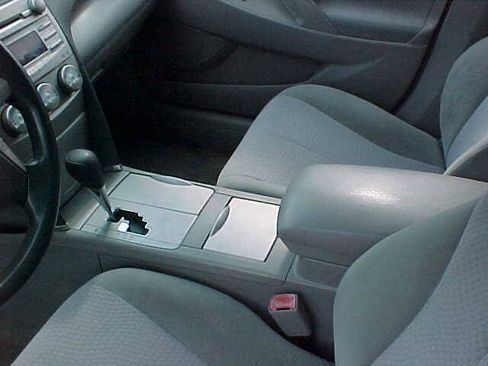 Used 2010 Toyota Camry LE FWD image 20