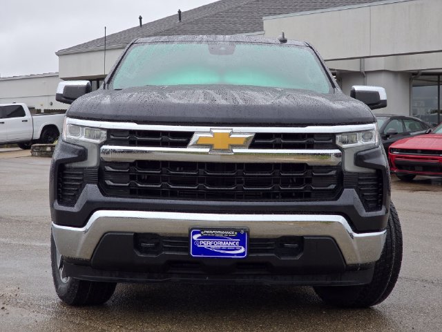 Used 2022 Chevrolet Silverado 1500 LT AWD/4WD image 3