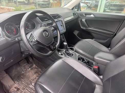 Used 2020 Volkswagen Tiguan SE image 7