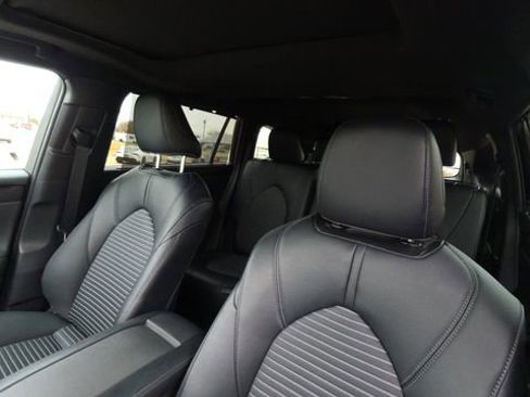 Used 2024 Toyota Highlander XSE image 14