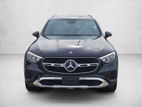 Used 2024 Mercedes-Benz GLC 300 image 2