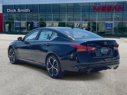 New 2025 Nissan Altima 2.5 SR image 4