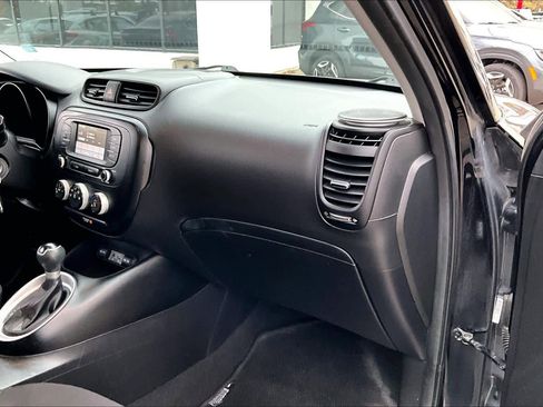 Used 2019 Kia Soul image 16