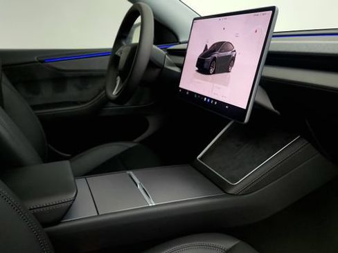 Used 2026 Tesla Model Y Long Range RWD image 49