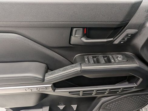 New 2025 Toyota 4Runner 4WD image 10