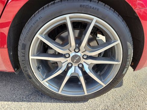 Used 2023 Genesis G70 2.0T image 11