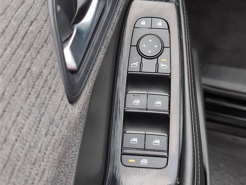 Used 2023 Nissan Rogue SV FWD image 20