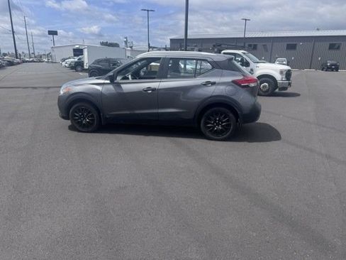 Used 2018 Nissan Kicks S w/ Exterior Package FWD image 8