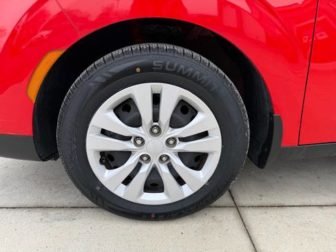 Used 2022 Kia Soul LX image 5