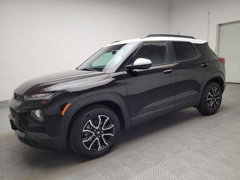 Used 2021 Chevrolet TrailBlazer ACTIV FWD image 2