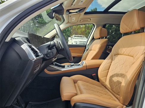 Used 2025 BMW X7 xDrive40i image 14