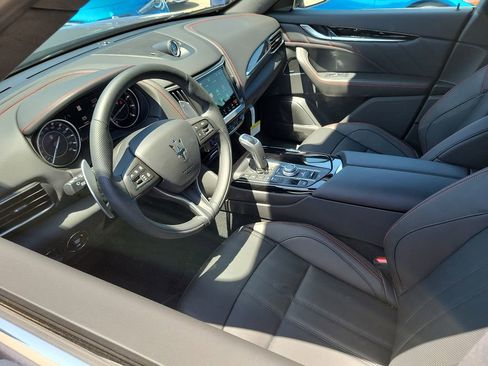 Used 2024 Maserati Levante GT Ultima image 5