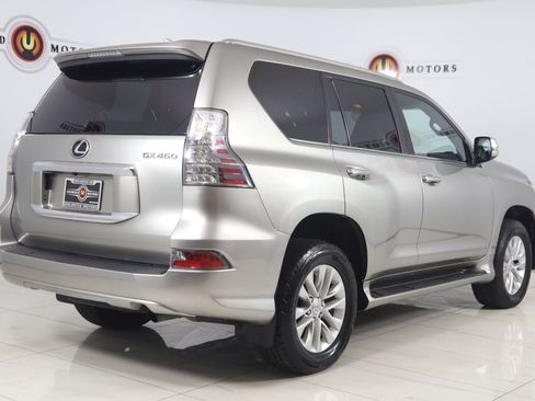 Used 2021 Lexus GX 460 w/ Accessory Package AWD/4WD image 3