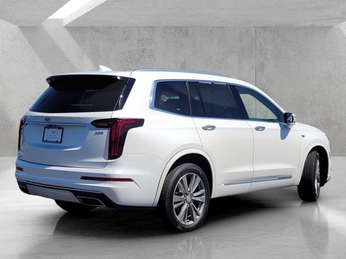 Certified 2024 Cadillac XT6 Premium Luxury AWD/4WD image 4