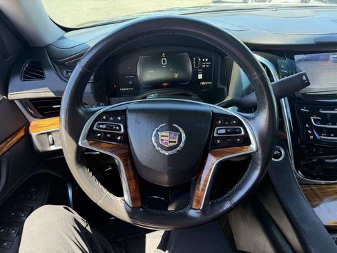 Used 2015 Cadillac Escalade Luxury AWD/4WD image 7