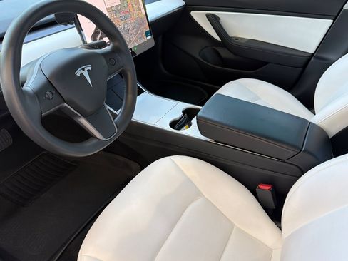 Used 2020 Tesla Model 3 Standard Range Plus RWD image 11