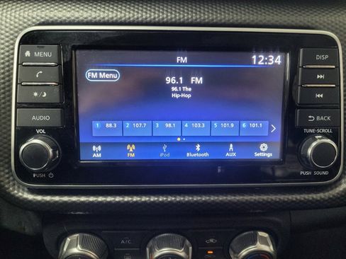 Used 2019 Nissan Kicks S image 25