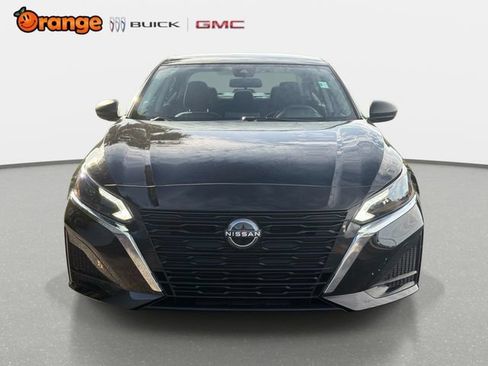 Used 2024 Nissan Altima 2.5 SV FWD image 8