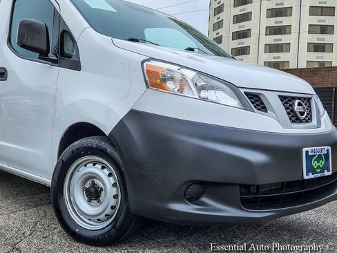Used 2019 Nissan NV200 S w/ Back Door Glass Package FWD image 2
