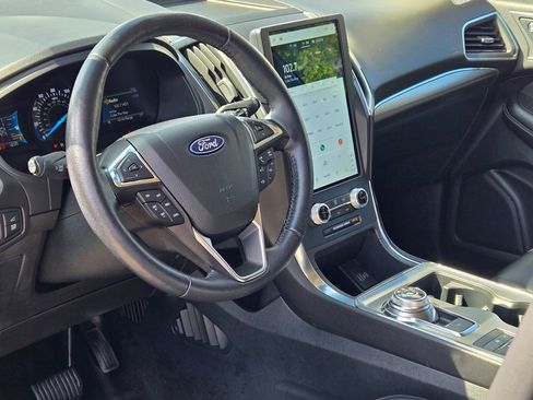 Used 2022 Ford Edge Titanium image 33