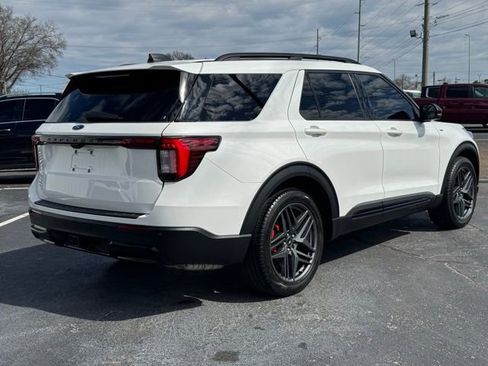 Used 2025 Ford Explorer ST-Line w/ Premium Package image 5
