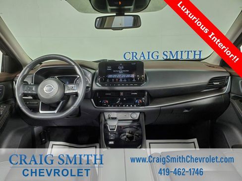 Used 2021 Nissan Rogue SL w/ Premium Package image 3