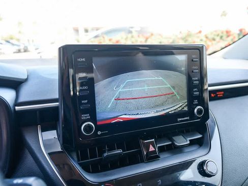 Used 2022 Toyota Corolla LE FWD image 22