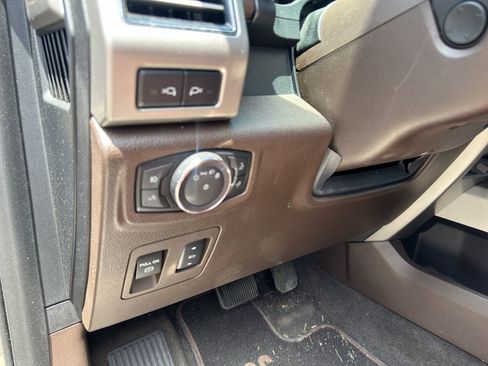 Used 2018 Ford F150 King Ranch w/ Equipment Group 601A Luxury AWD/4WD image 24