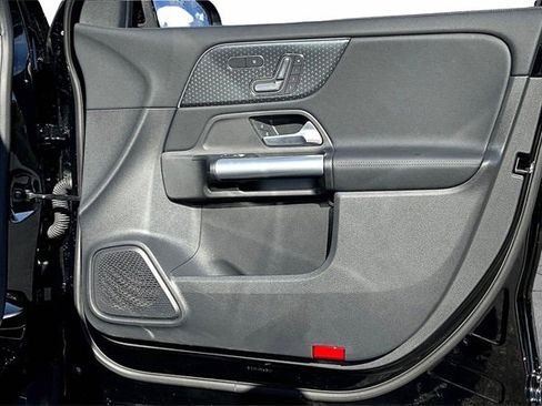 Certified 2025 Mercedes-Benz GLA 250 4MATIC image 30