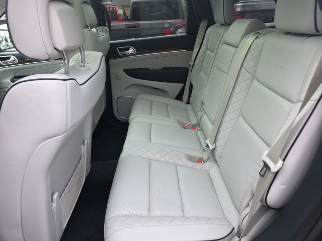 Used 2019 Jeep Grand Cherokee Summit AWD/4WD image 18