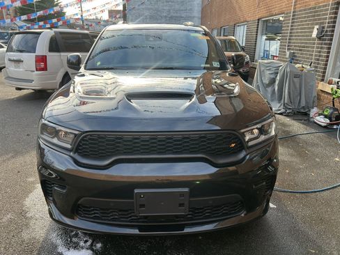 Used 2023 Dodge Durango R/T w/ Hemi Orange Plus Package image 2